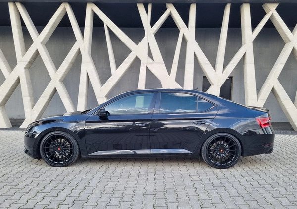Skoda Superb cena 150000 przebieg: 85000, rok produkcji 2019 z Koprzywnica małe 562